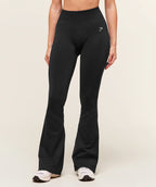 GS - Everyday Seamless Flared Leggings - Black