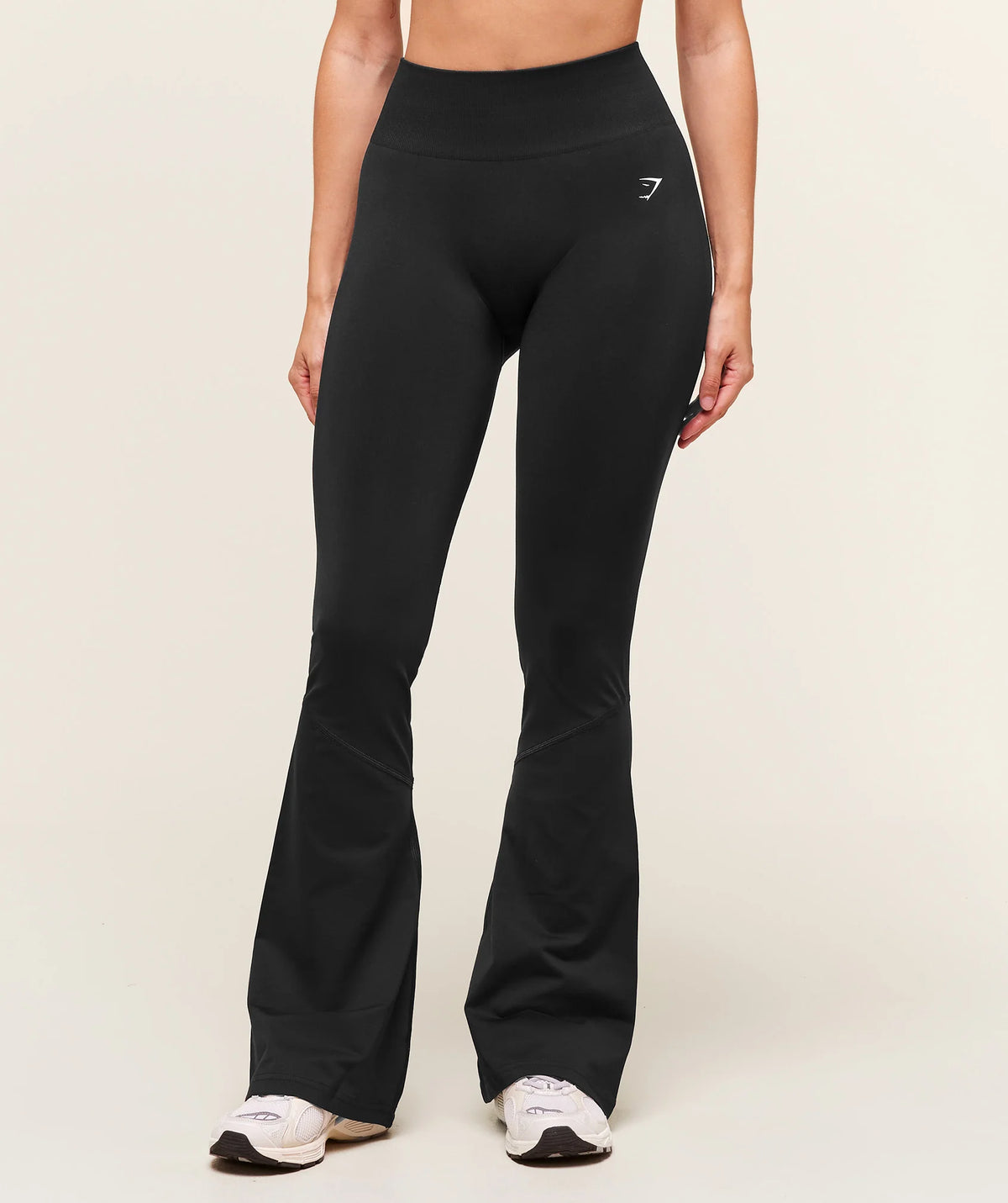 GS - Everyday Seamless Flared Leggings - Black
